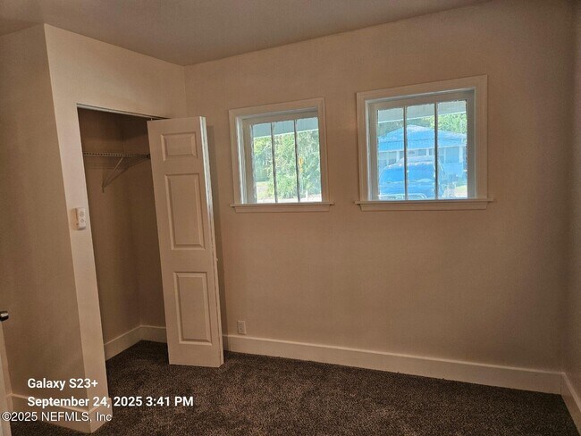 Building Photo - 269 W King St