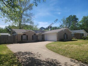 Building Photo - 7448 Van Natta Ln