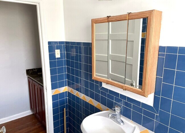 Bath - 427 Eleanor Ave