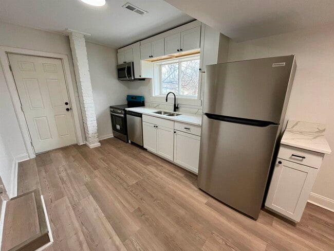 Building Photo - 500 Ridge St