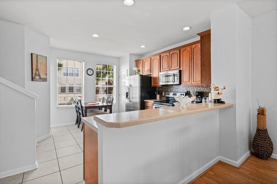 Building Photo - 8013 Cool Breeze Dr