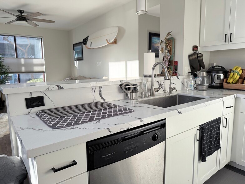 Building Photo - 1150 J St