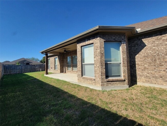 Building Photo - 621 Marybeth Dr