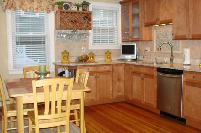 Building Photo - 4 Warren St