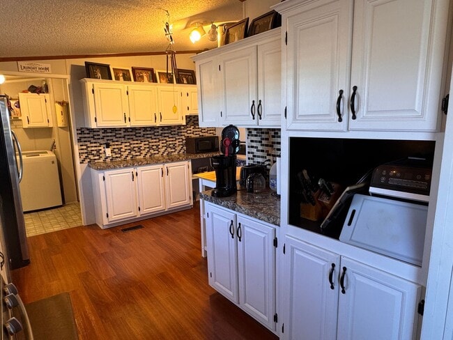 Building Photo - 3 Bedroom, 2 Bathroom Home in Moriarty, NM