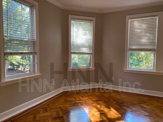 Building Photo - 872 Briarcliff Rd