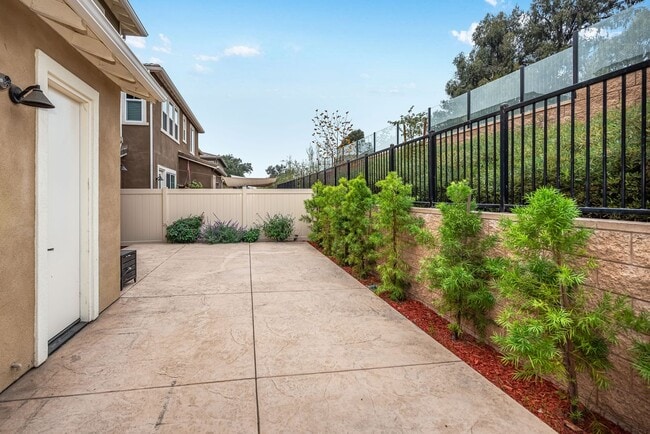 Building Photo - Village at Los Carneros 5 bdrm / 3 bth Home w/ 2-Car Garage and AC!