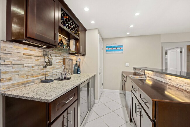 Building Photo - 641 Woods St