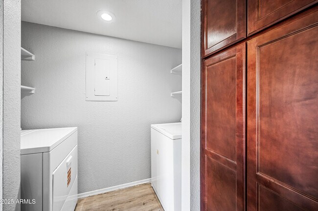 Building Photo - 1331 W Baseline Rd