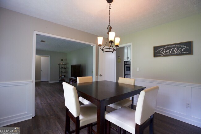 Building Photo - 3328 Mountain Hollow Dr