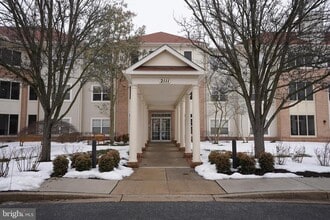 Building Photo - 2111 Ganton Green