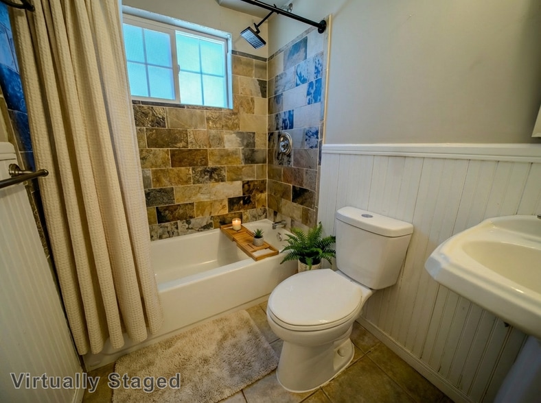 Building Photo - 2323 W 41st Ave