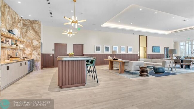 Building Photo - 1116 N Ocean Blvd