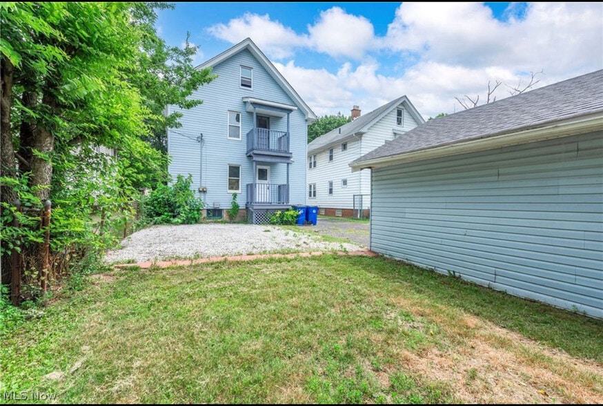 Building Photo - 3352 W 131st St