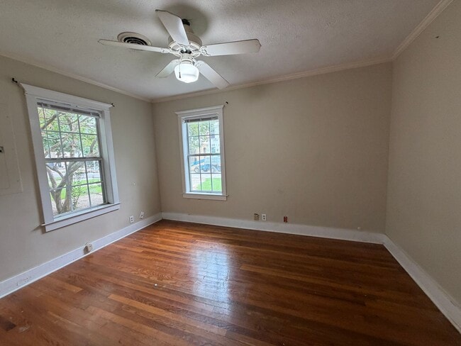 Building Photo - 207 Goodman Pl