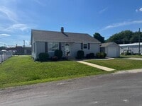 Building Photo - Cozy 2 Bedroom 1 Bath Home