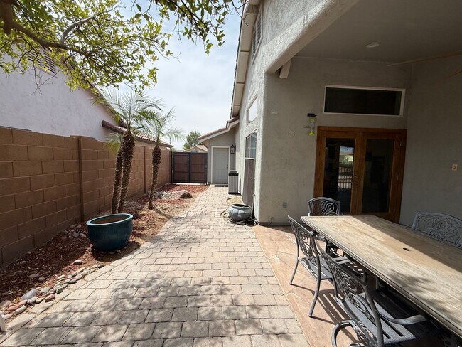 Building Photo - Beautiful Desert Ridge Pool Home available NOW! Furnished & Unfurnished Options