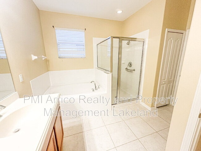 Building Photo - 3774 Hampton Hills Dr