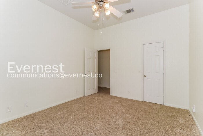 Building Photo - 709 W 35th St