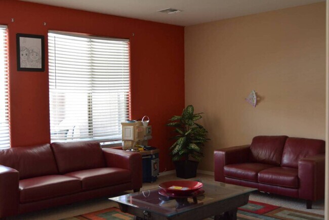 Building Photo - 4924 W Magdalena Ln