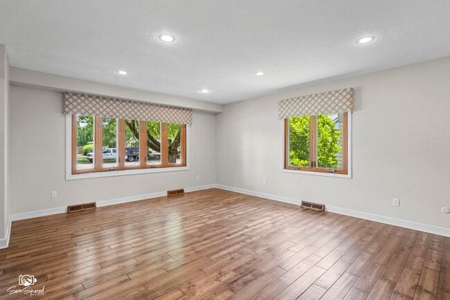 Building Photo - 509 Apollo Dr