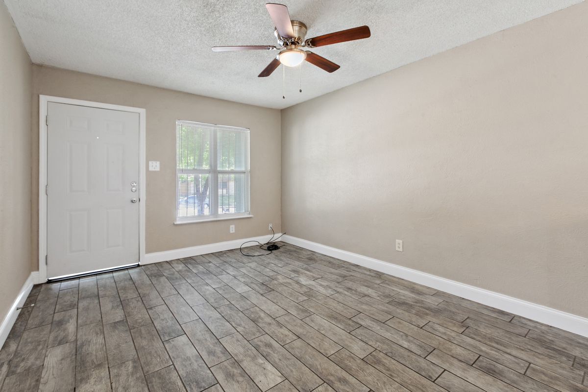 Building Photo - 6702 Colony Park Dr