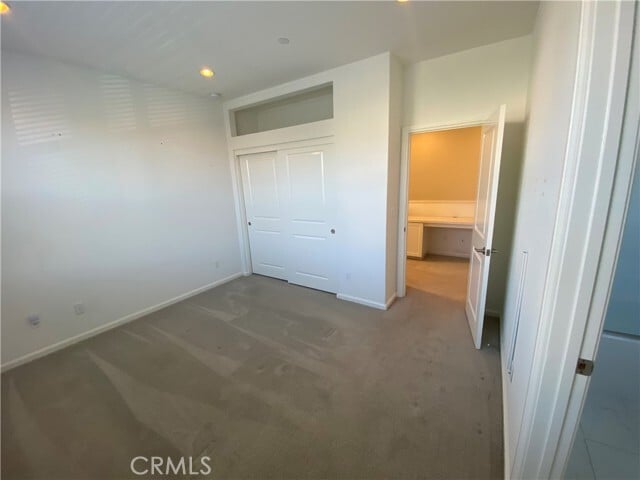 Building Photo - 122 Crescent Moon