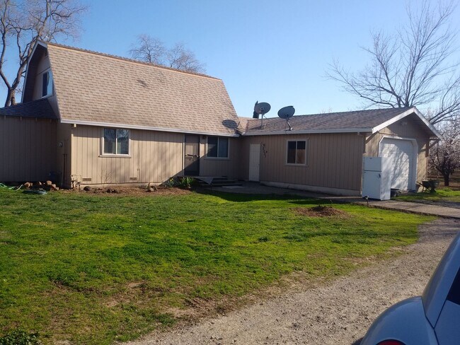 Building Photo - 2031 Oroville-Chico Hwy