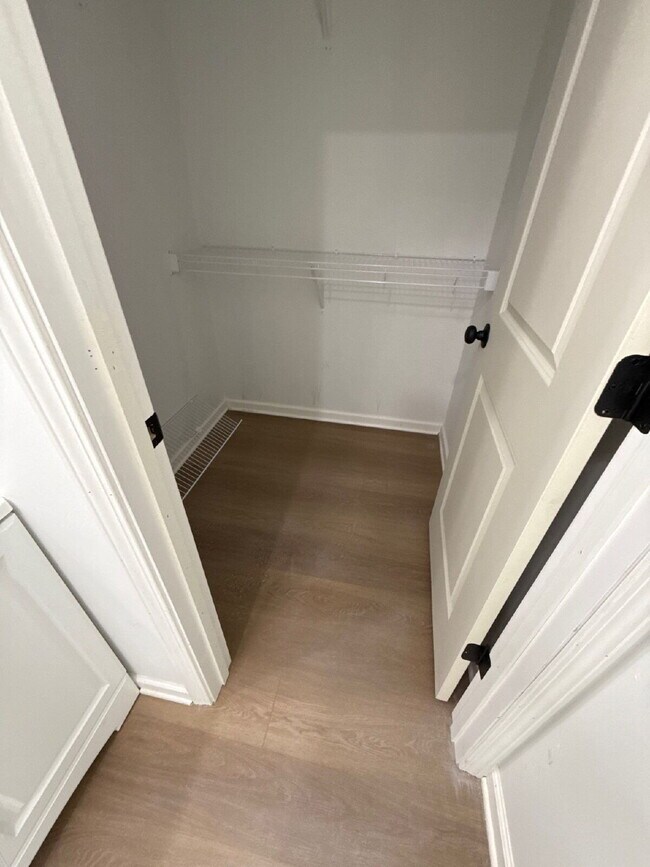 Building Photo - Fully Renovated Spacious 3BR in South Memphis – Section 8 Welcome