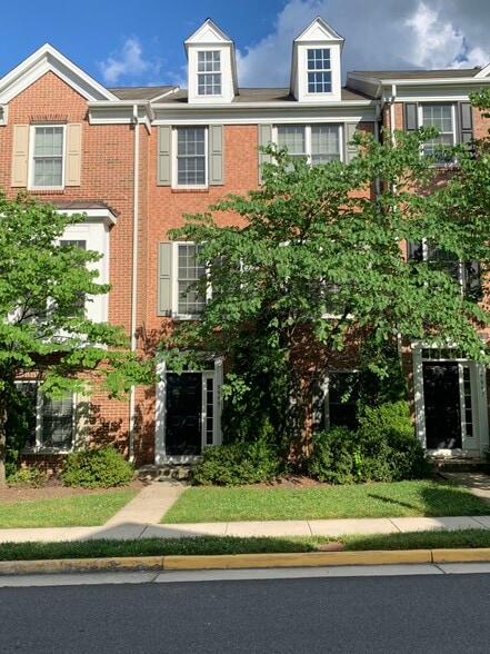 Building Photo - 5995 Grand Pavilion Way