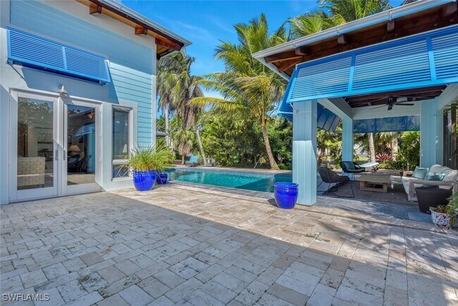 Building Photo - 795 18th Ave S