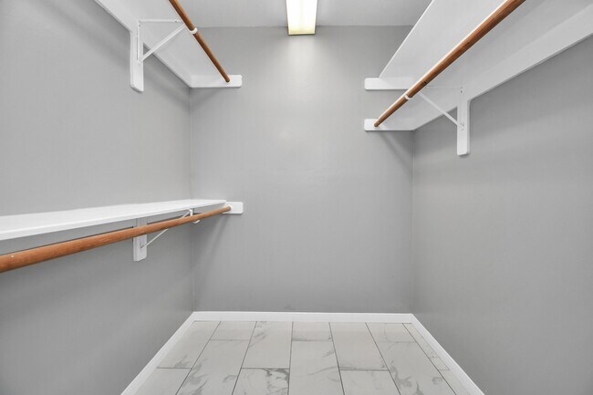 Building Photo - 7102 Verde Meadow Ct