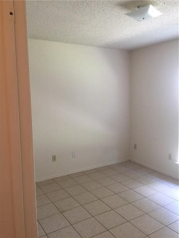 Building Photo - 2110 Redwing Way