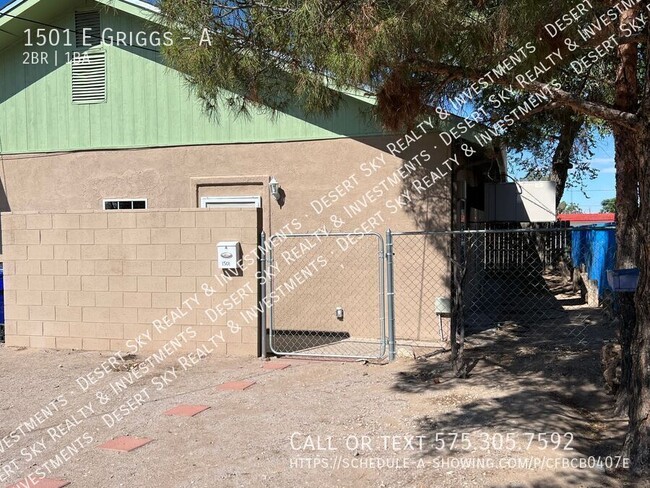 Primary Photo - Centrally located 2 bedroom 1 bath Duplex