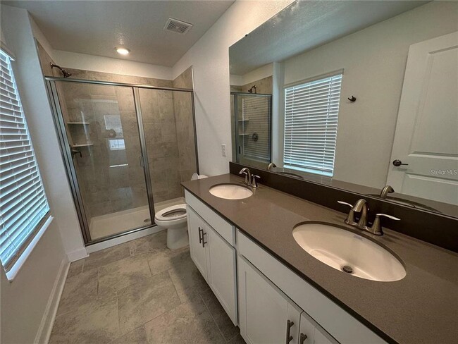 Building Photo - 3033 Ella Wy