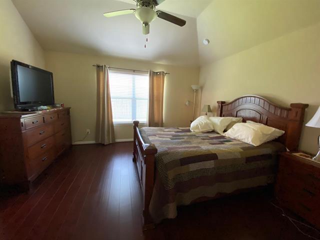 Building Photo - 5800 Valley Haven Way