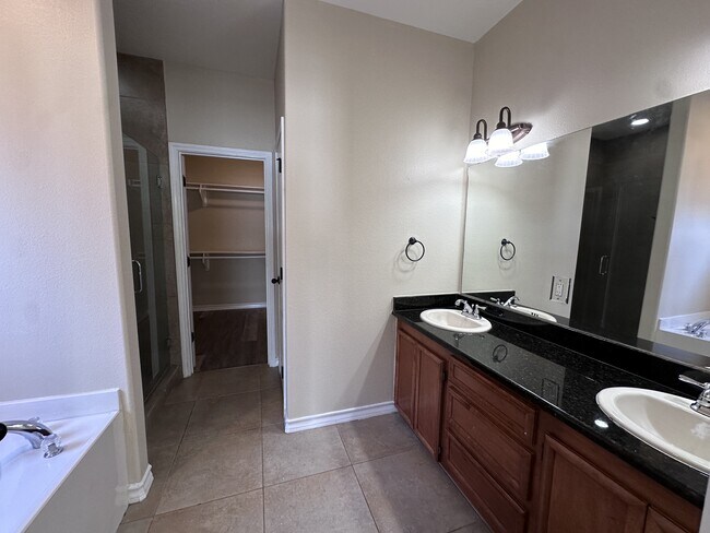 Building Photo - 5813 Aava Dr