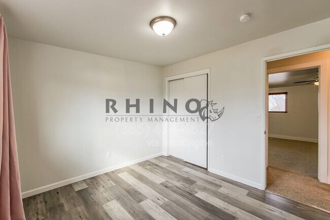 Building Photo - 1993 Champagne Ave