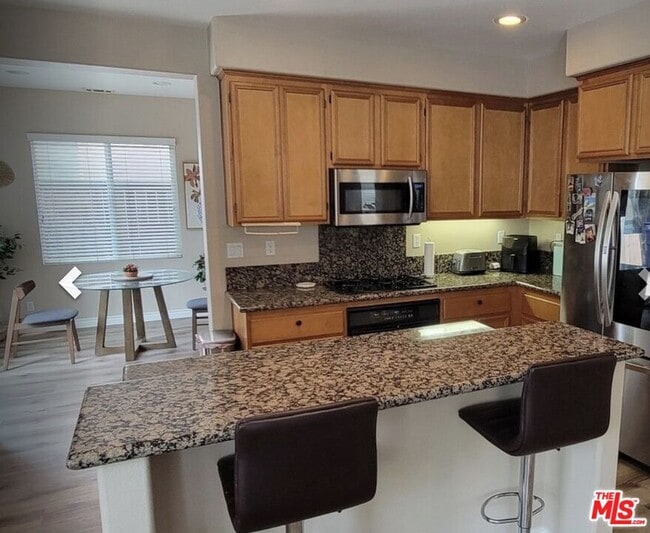 Building Photo - 16 Frances Cir