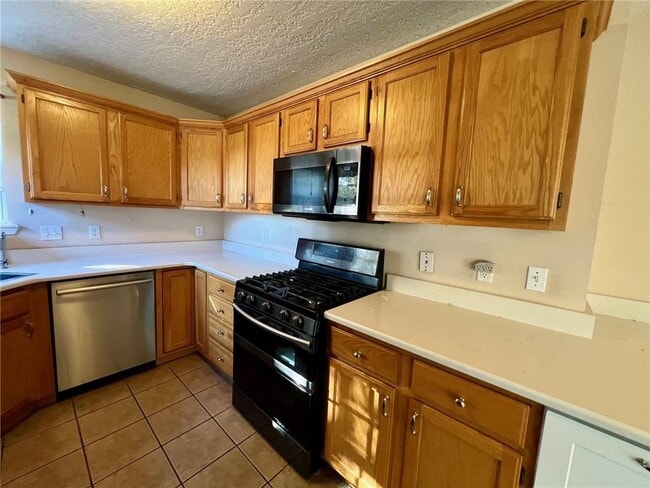 Building Photo - 502 Akron St NE