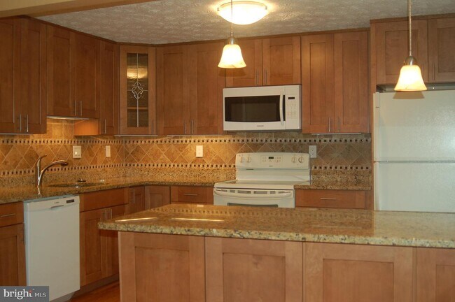 Building Photo - 7723 Camp Alger Ave
