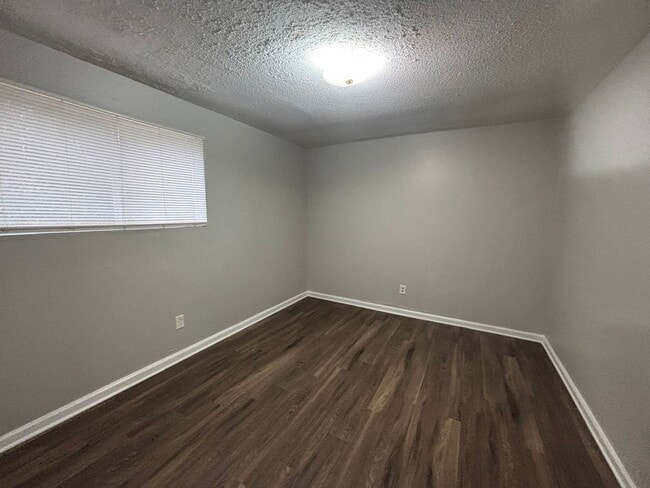 Building Photo - 1425 Todds Creek Cove