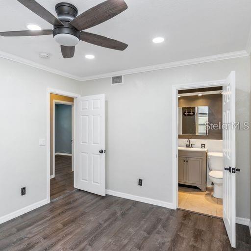 Building Photo - 2608 Oakwood Dr