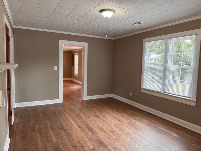 Building Photo - 5680 Jackson Creek Rd