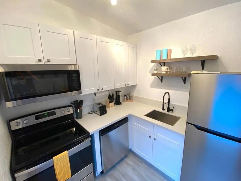 Building Photo - 1201 E Moreland St