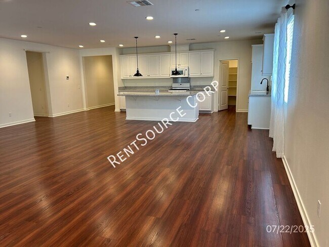 Building Photo - 45051 Marbella St