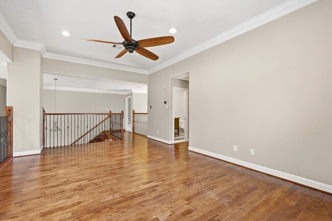 Building Photo - 2702 Pine tr