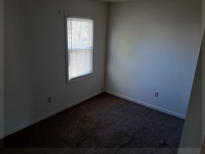 Bedroom 2 - 720 King Ave