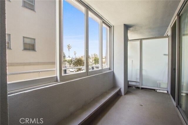 Building Photo - 433 Pine Ave