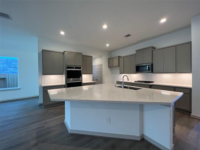Building Photo - 29235 Pikes Peak Dr